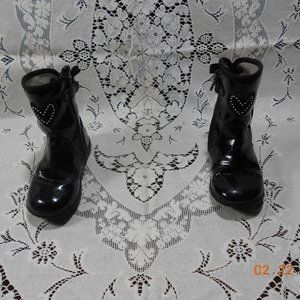 Lelli Kelly (Child's) zip up patent leather boots